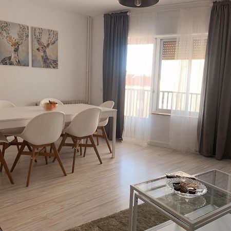 Vut Avila Centro Ciudad Екстериор снимка